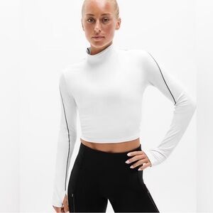 NWT ATHLETA “Summit Mesh Crop Top” White Long sleeved Women’s XL 🤍Nylon/Spandex